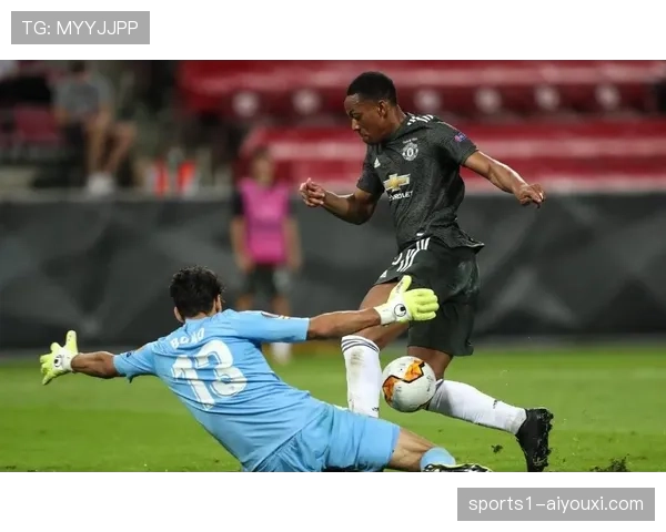 法兰克福门将桑托斯获全场最佳评分虽败犹荣
