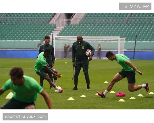 马略卡敢打敢拼攻守平衡 德米凯利斯强调替补球员扛起重任